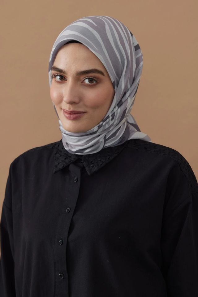 110x110 Zebra Desenli Pamuklu Eşarp - Gümüş