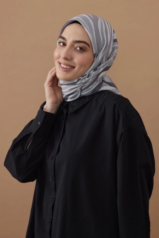 110x110 Zebra Desenli Pamuklu Eşarp - Gümüş