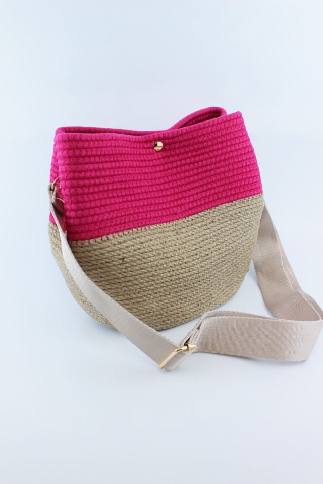 Çıtçıt Kapamalı Fuşya Hasır Kadın Omuz Çantası 26x21x11 Cm (Bej Kolon Askılı)
