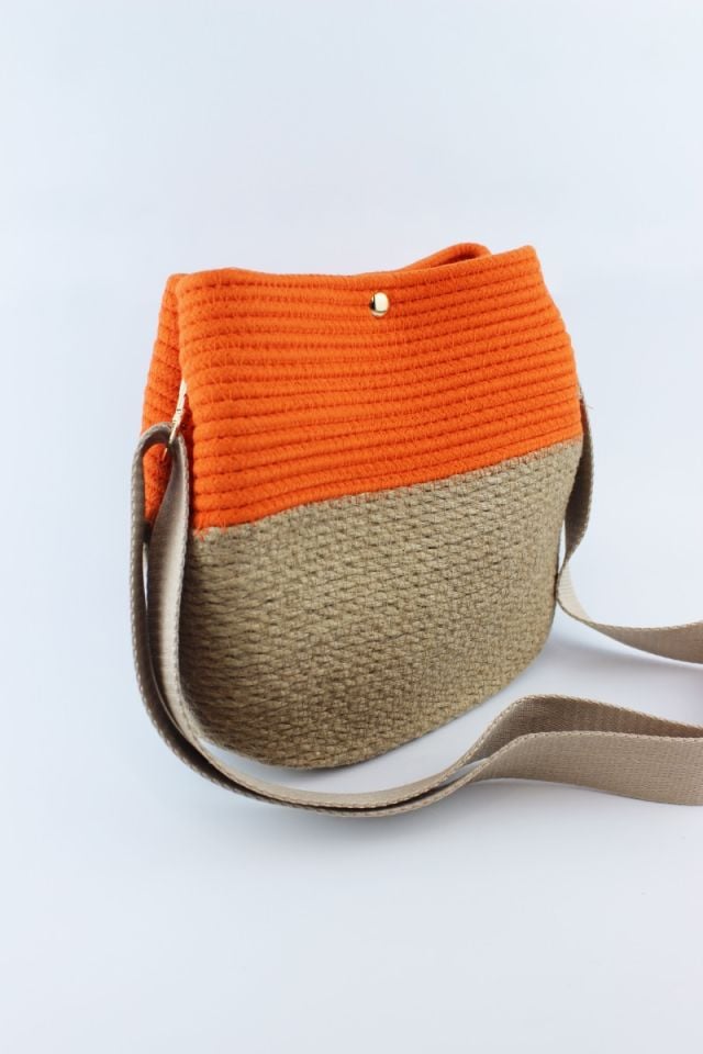 Çıtçıt Kapamalı Turuncu Hasır Kadın Omuz Çantası 26x21x11 Cm (Bej Kolon Askılı)