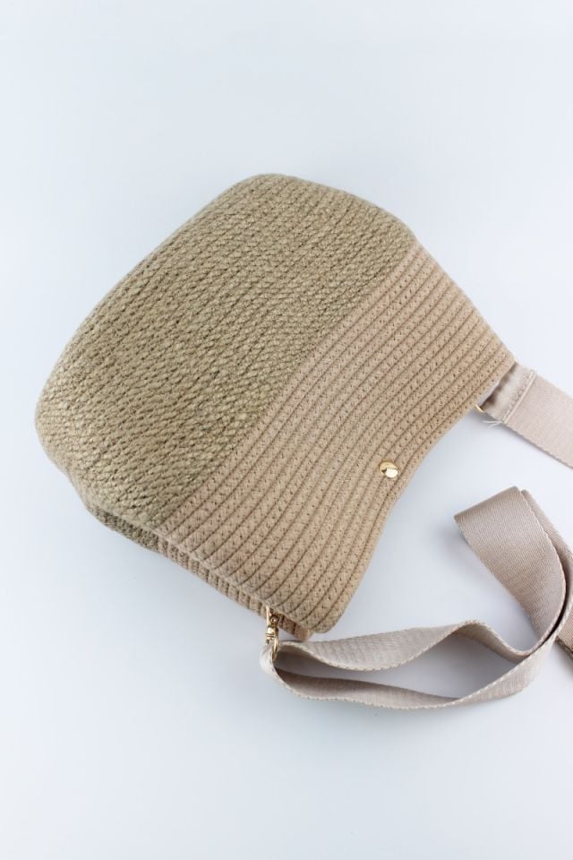 Çıtçıt Kapamalı Vizon Hasır Kadın Omuz Çantası 26x21x11 Cm (Bej Kolon Askılı)