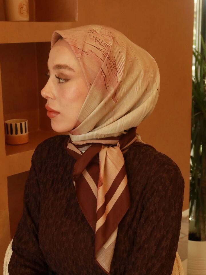 Nerith Desenli Lina Eşarp - Acı Kahve