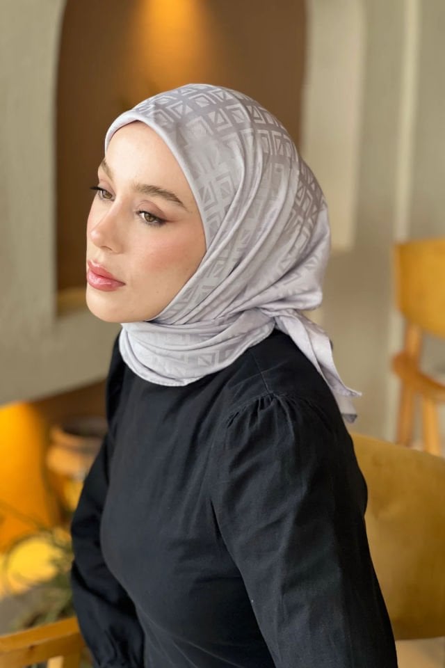 Etnik Desenli İpeksi Jakar Eşarp - Gümüş