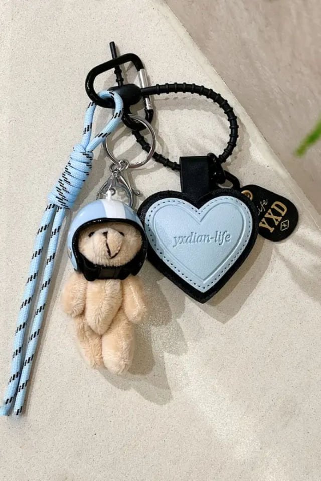 Mavi Ayıcık Kasklı Charm Çanta Aksesuarları (Çanta Dahil Değildir)