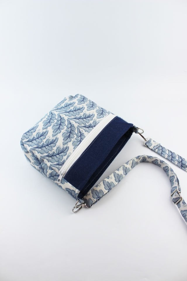 Yaprak Desenli Kot Kumaş Fermuar Kapamalı Mavi Kadın Küçük Boy Omuz Çantası 23x20x8 Cm