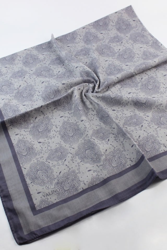 120x120 Yaprak Desenli Pamuklu Eşarp - Gümüş