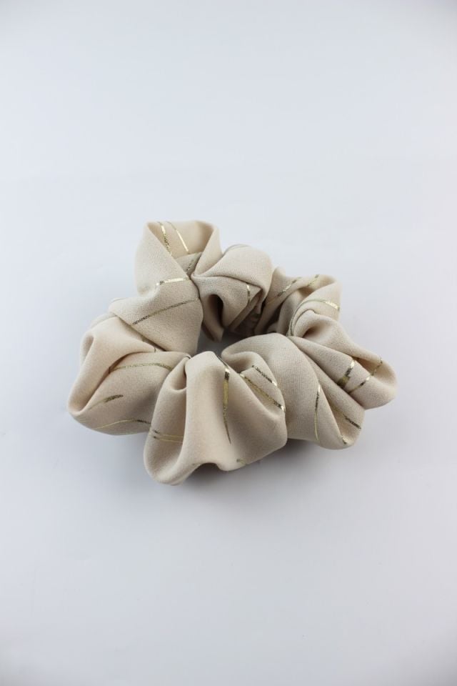 Çizgi Desenli Simli Yumuşak Kumaş Lastik Toka Simit Toka - Bej