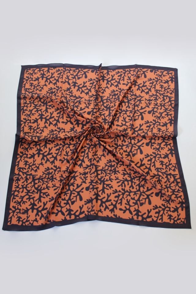 Desenli Moss Krep Eşarp - Tarçın