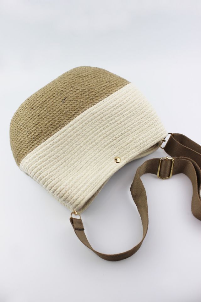 Çıtçıt Kapamalı Ekru Hasır Kadın Omuz Çantası 26x21x11 Cm