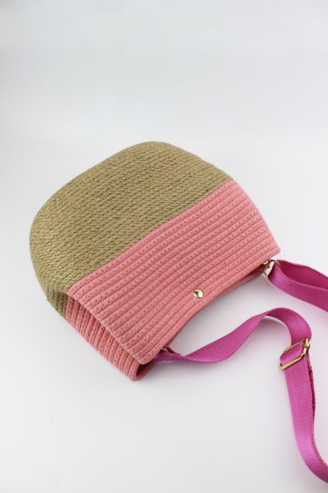 Çıtçıt Kapamalı Pembe Hasır Kadın Omuz Çantası (Fuşya Askılı) 26x21x11 Cm