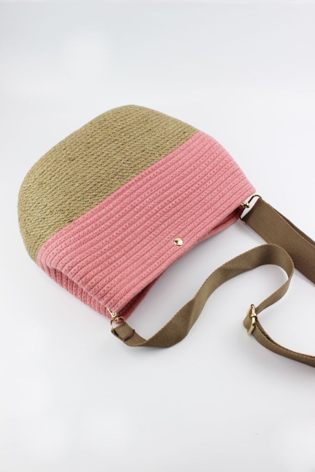 Çıtçıt Kapamalı Pembe Hasır Kadın Omuz Çantası (Vizon Askılı) 26x21x11 Cm