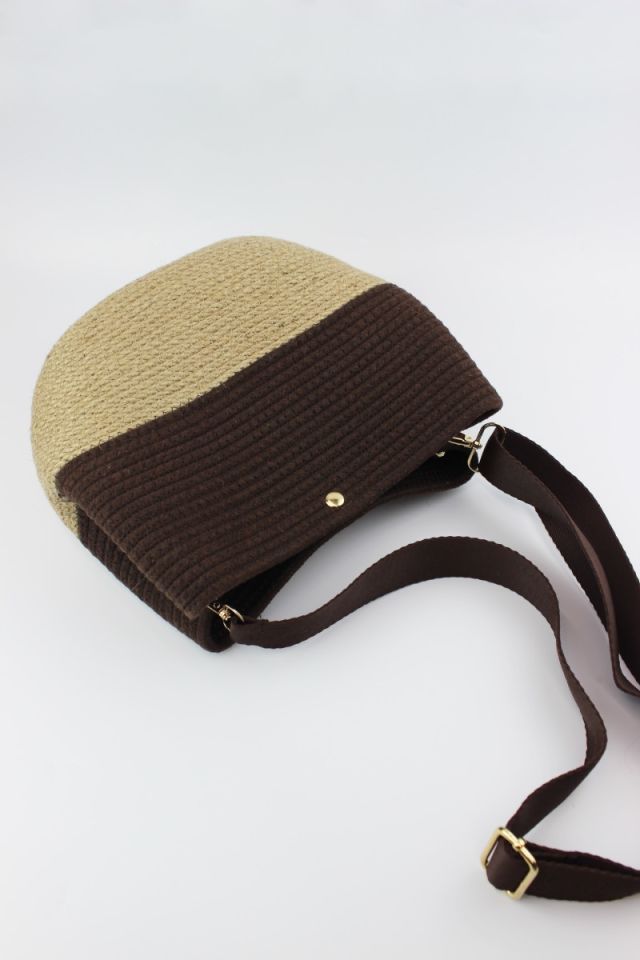 Çıtçıt Kapamalı Acı Kahve Hasır Kadın Omuz Çantası 26x21x11 Cm