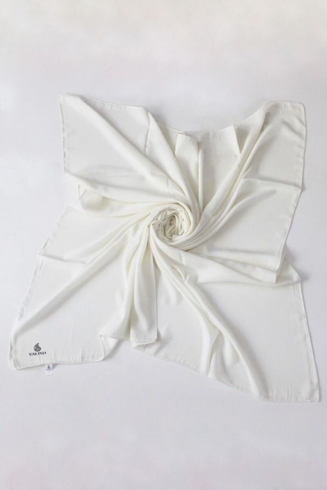 110x110 Mısırlı Medine İpeği Eşarp - Kırık Beyaz