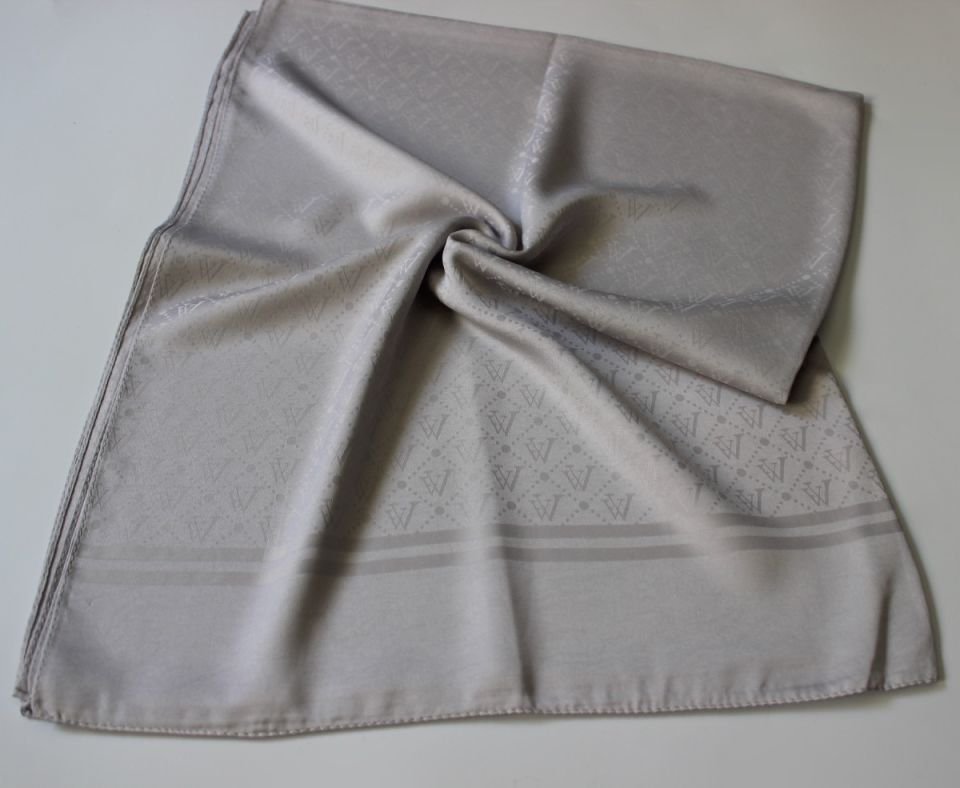 V Desenli İtalyan Jakar Şal - Gümüş