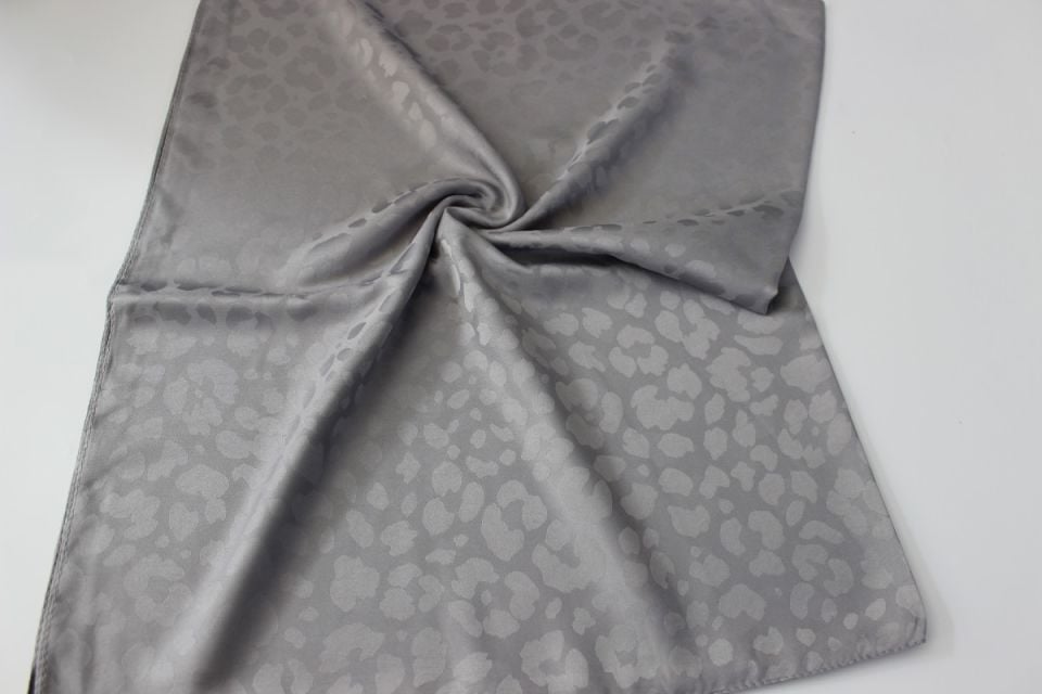 Leopar Desenli İtalyan Jakar Şal - Gri