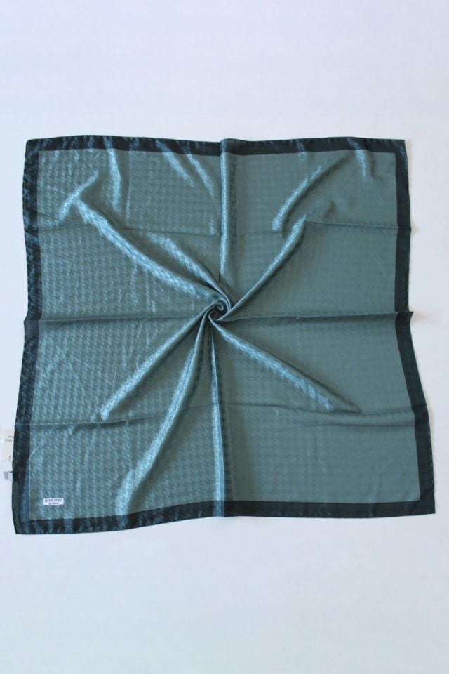Hint İpek Kazayağı Desen Monogram Eşarp - Irmak