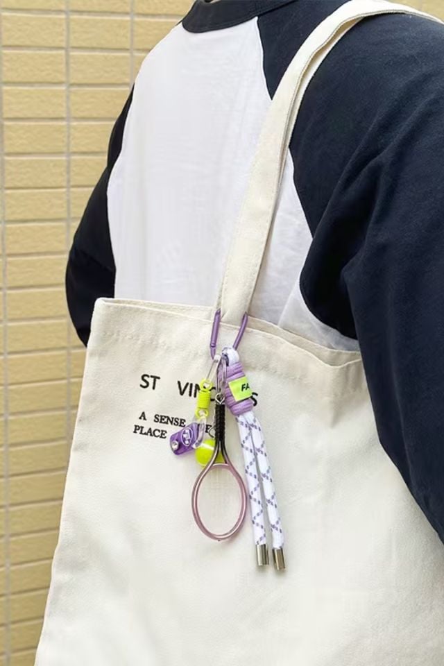 Tenis Raketi Mor Çanta Charmı ve Çanta Aksesuarı Anahtarlık (Çanta Dahil Değildir)