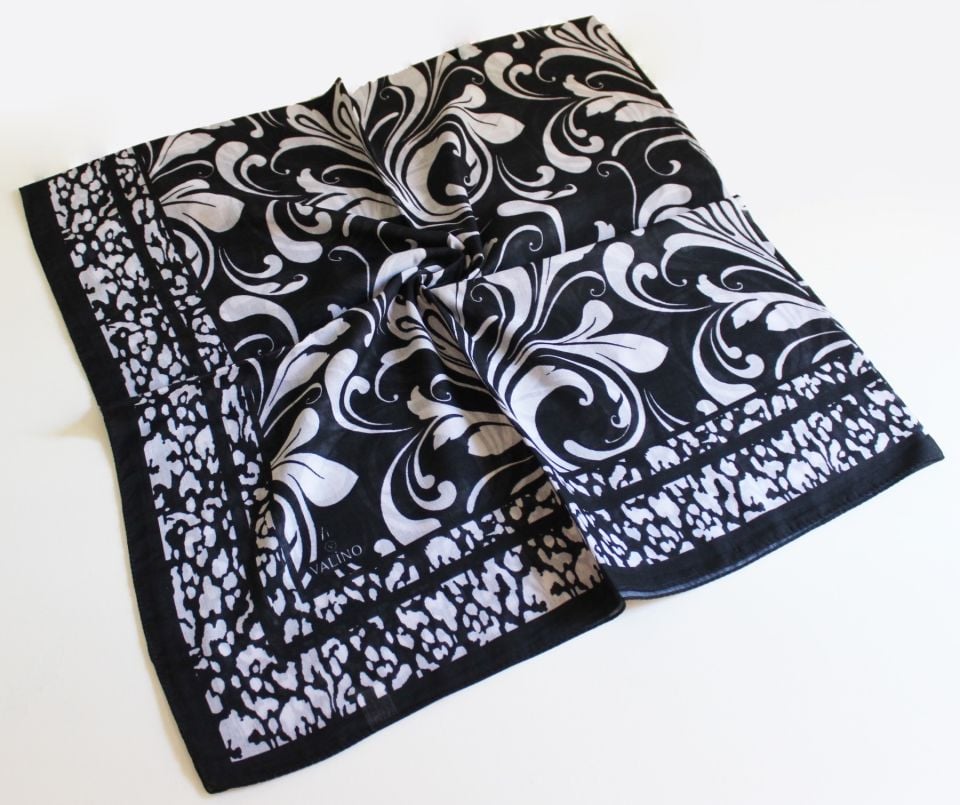 120x120 Lale Desenli Pamuklu Eşarp - Siyah