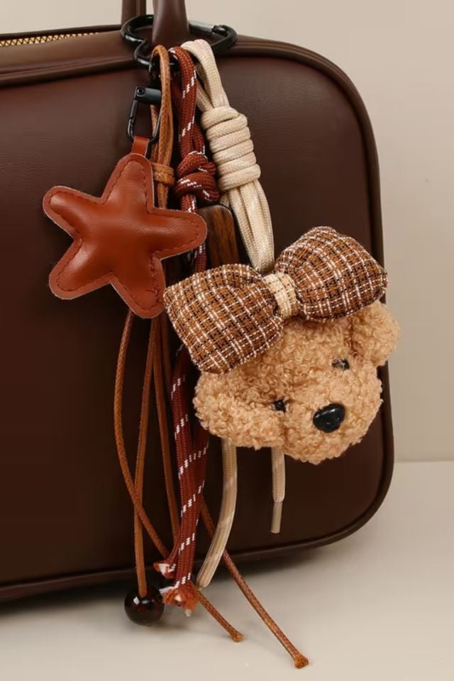 Bej Ayıcık Fiyonk Detaylı Charm Çanta Aksesuarları ve Anahtarlık (Çanta Dahil Değildir)